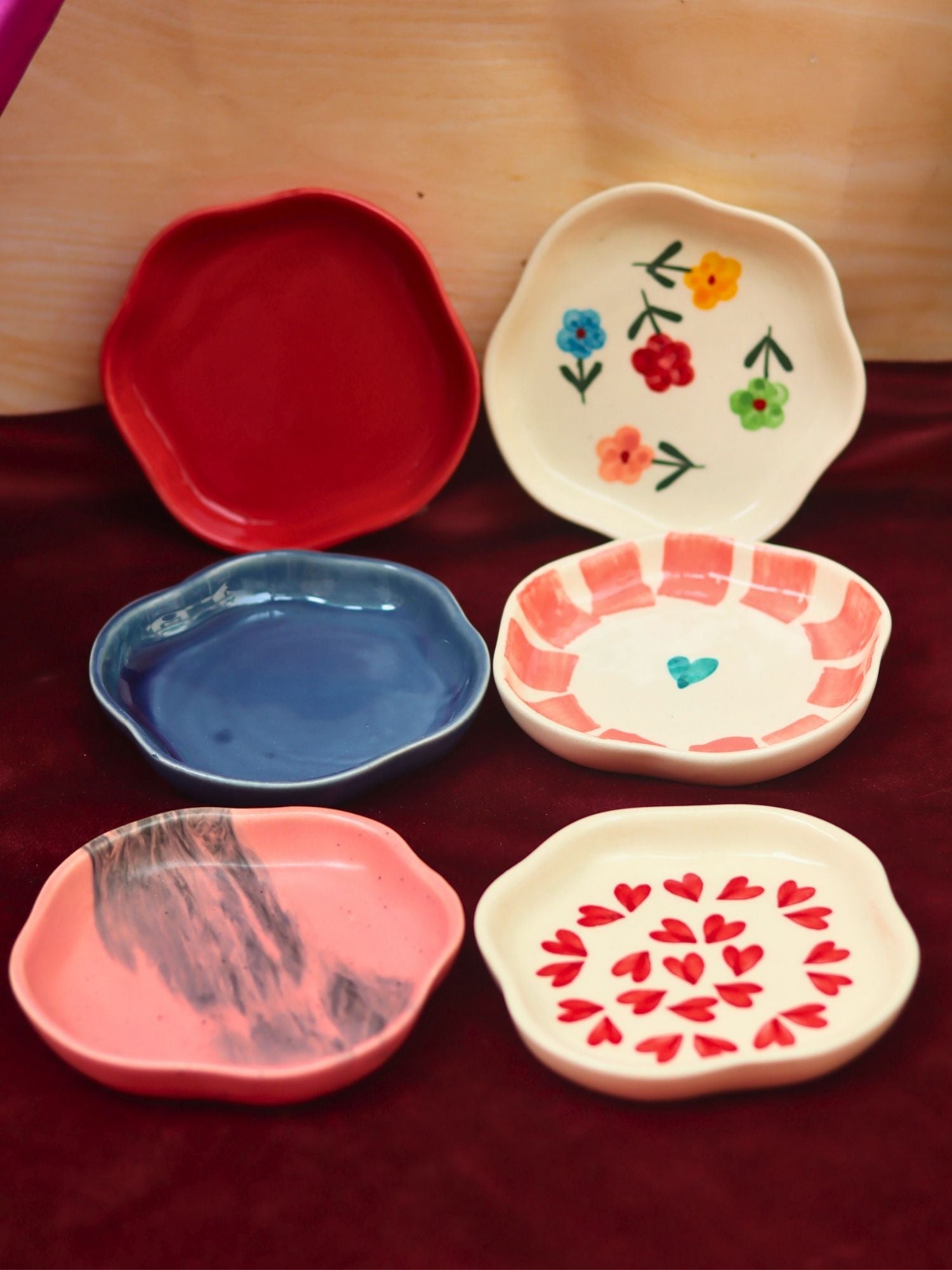 Set of 6 Chic Treats Dessert plates (for the price of 5) made by ceramic