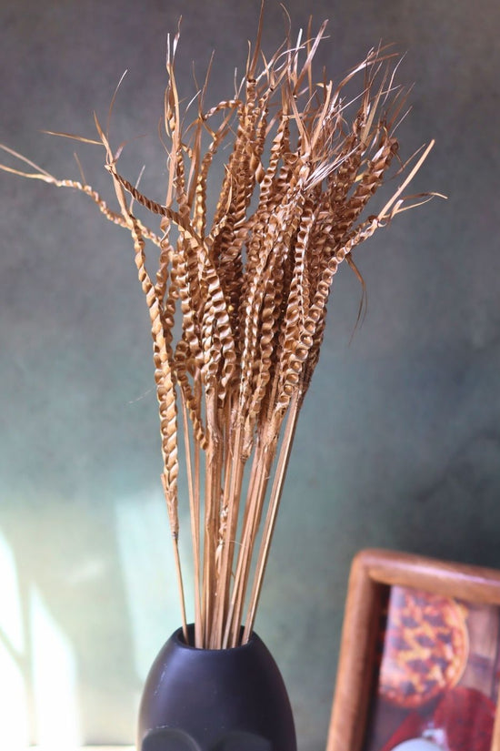 Gold confetti bunch with premium quality material