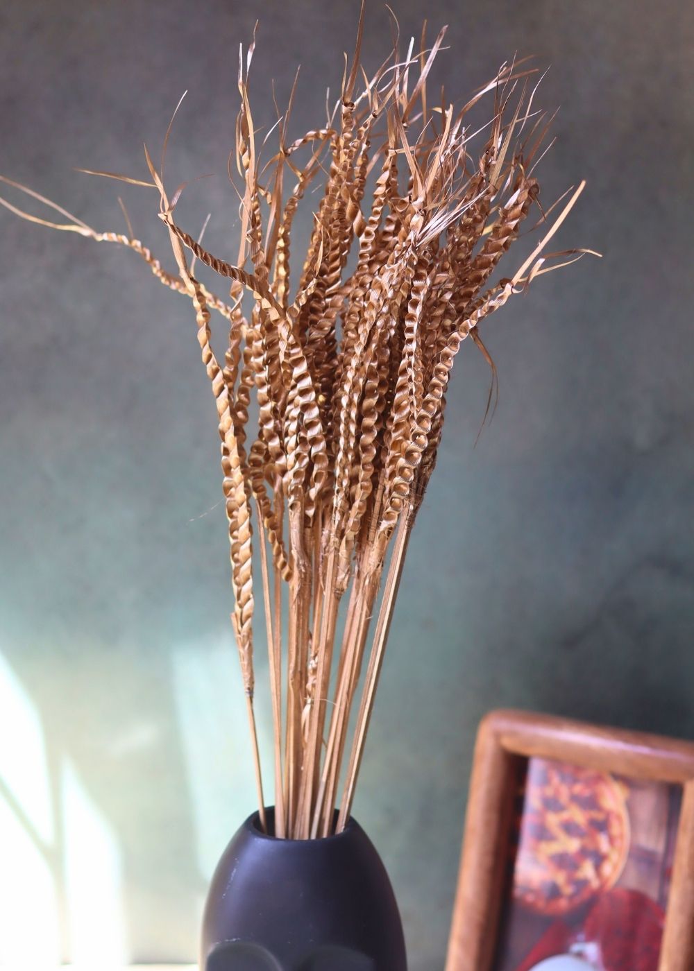 Gold confetti bunch with premium quality material