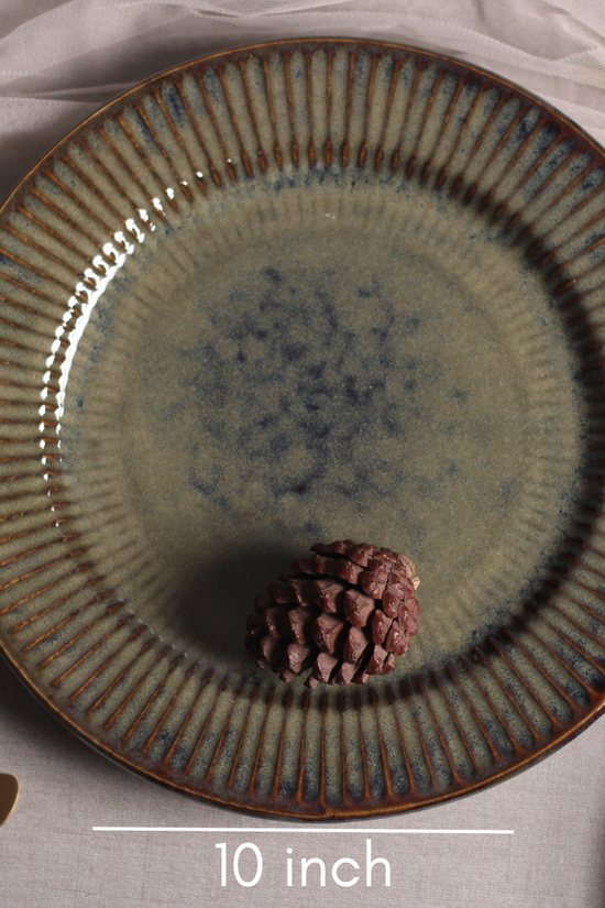 Handmade ceramic dinner plate breadth
