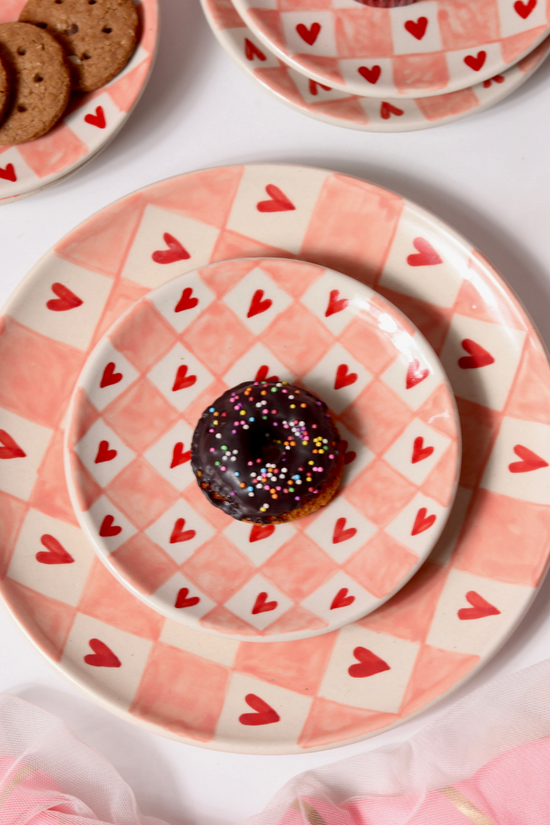 handmade chequered heart dinner & dessert plate made by ceramic 