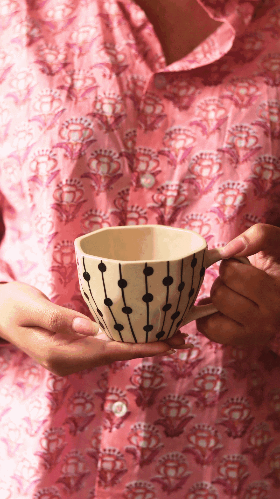 Black dotted lines mug For your delicious coffee