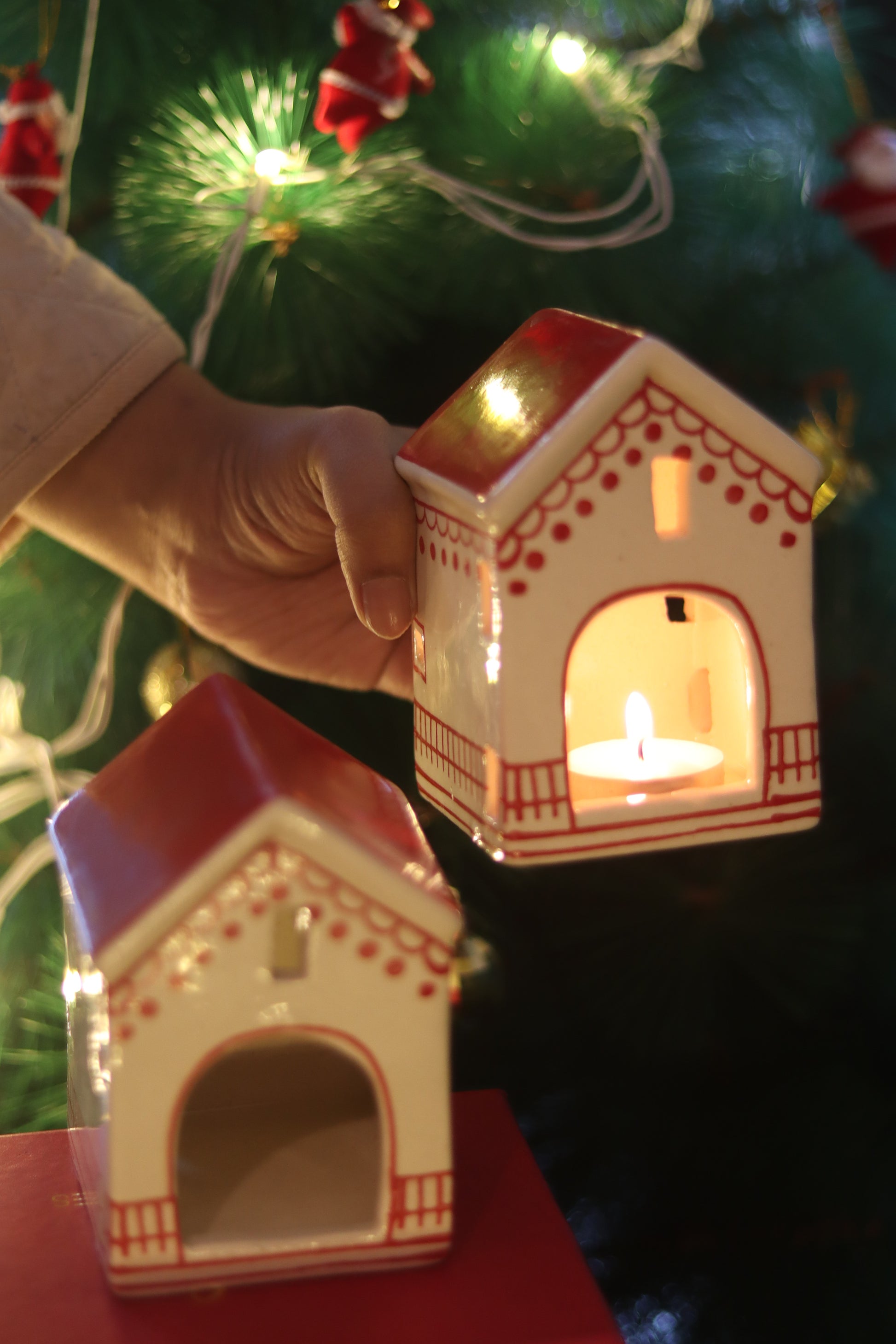 Christmas Hut Tea light Diffuser