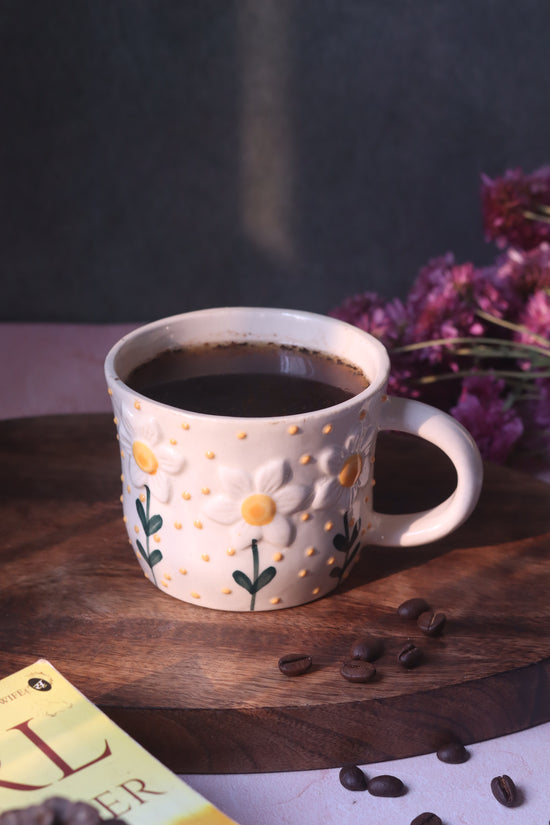 White Daisy Mug