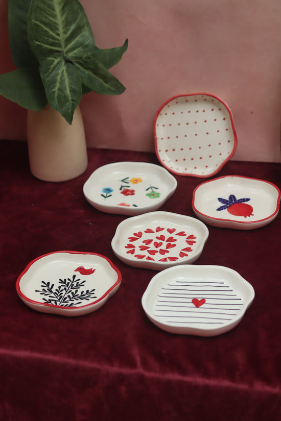 Set of 6 {red & black) handmade dessert plates (For the price of 5) with premium quality material