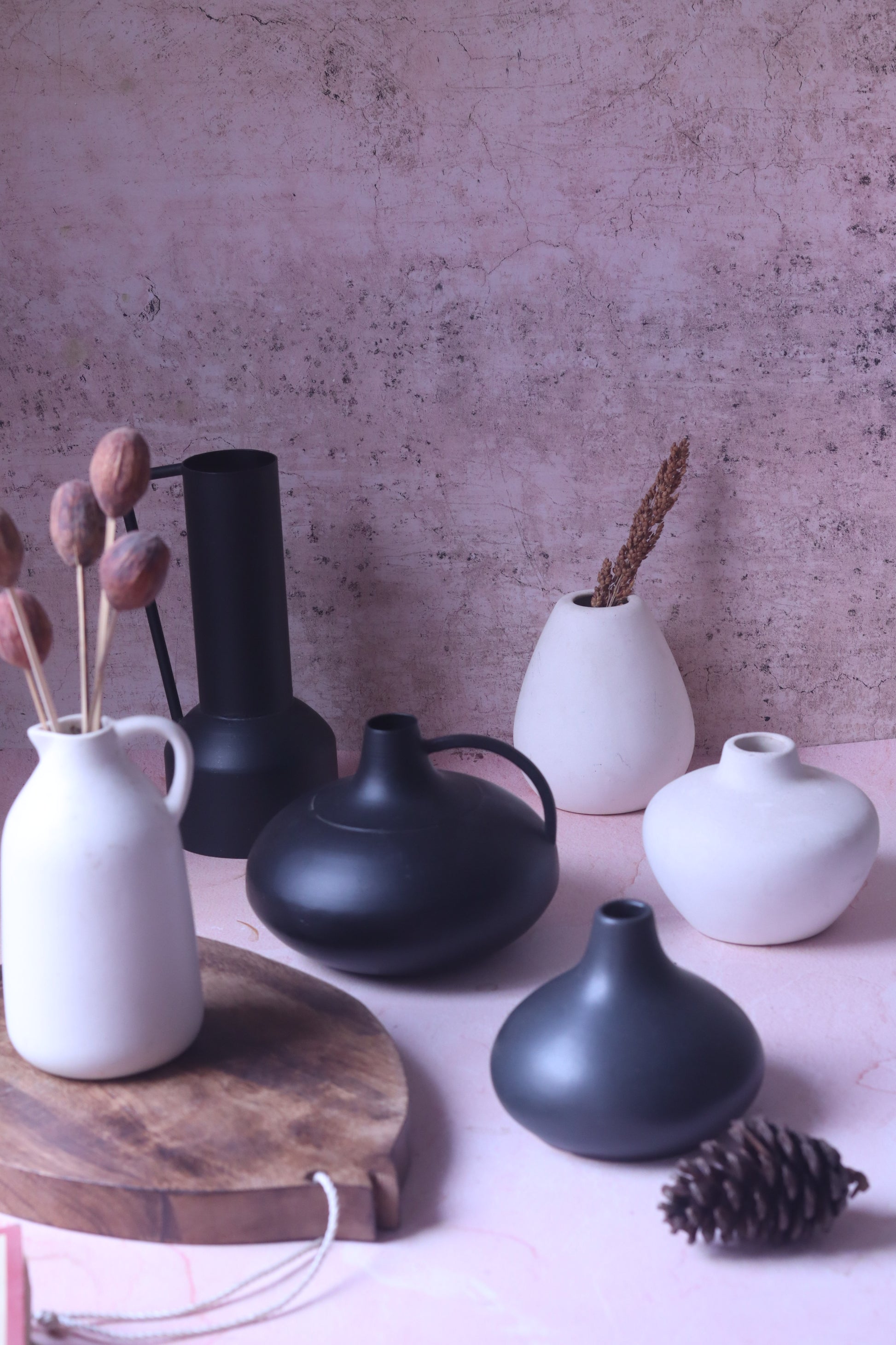 Set of 6 Black & White Vases (for the price of 5)