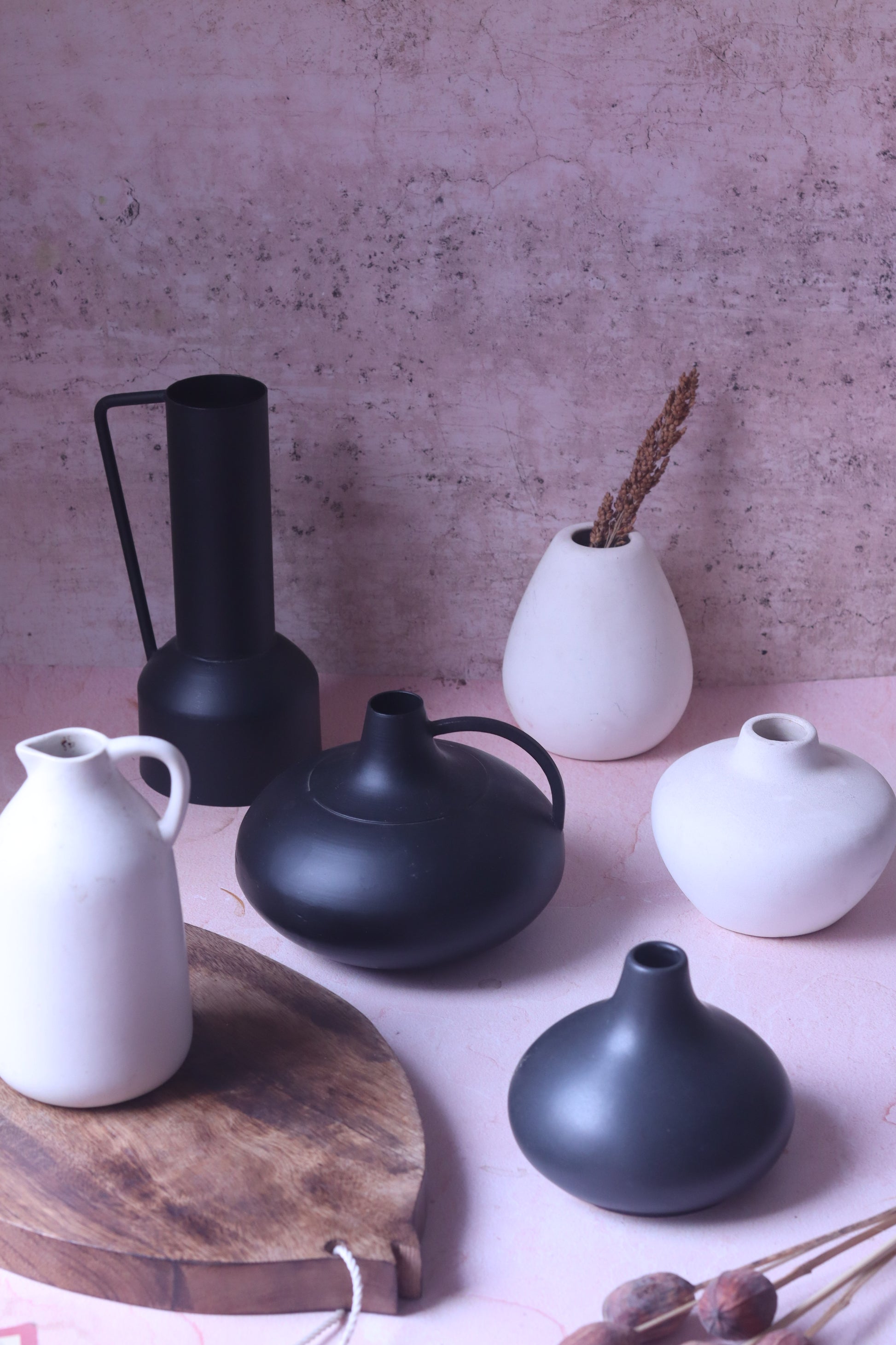 Set of 6 Black & White Vases (for the price of 5)