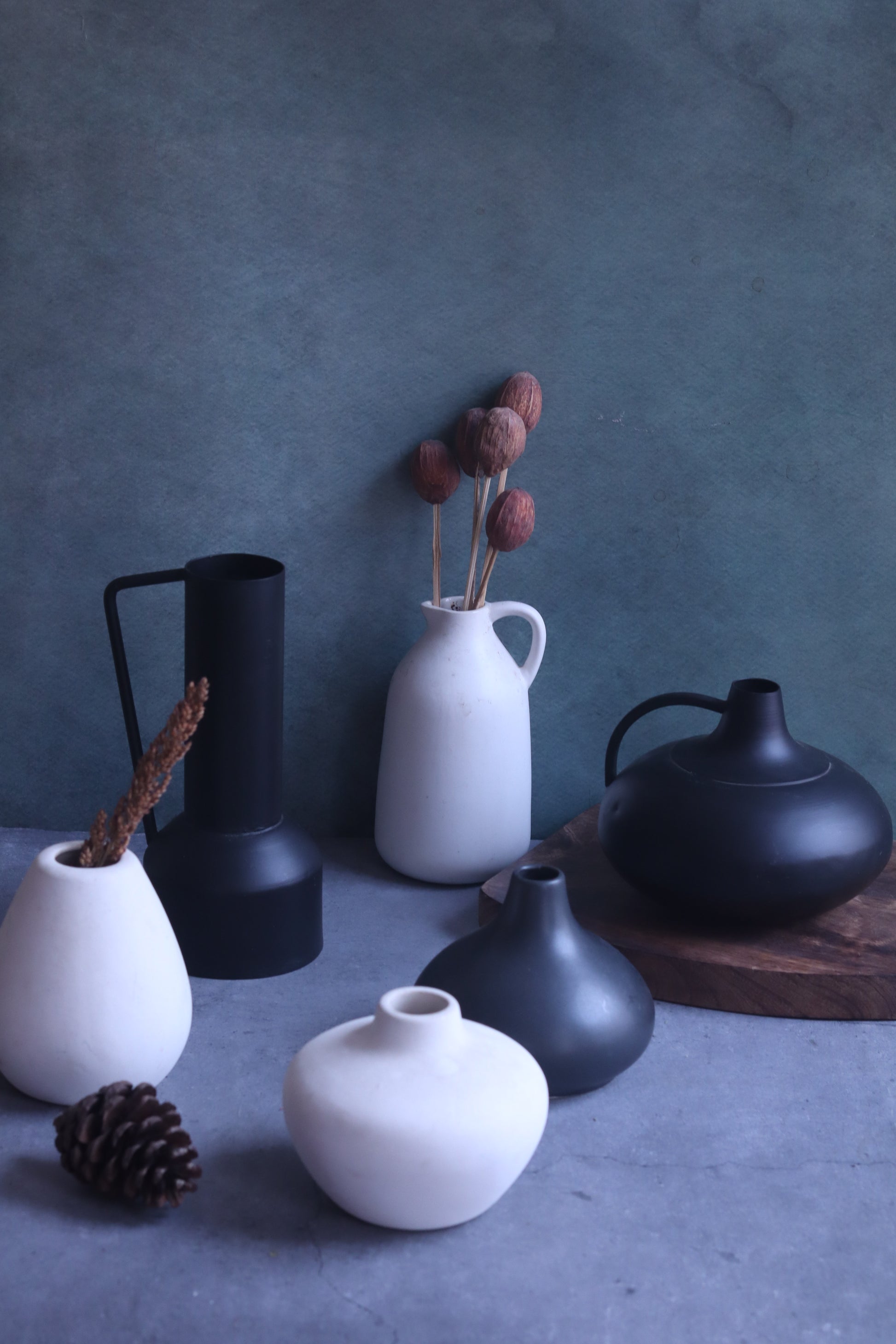Set of 6 Black & White Vases (for the price of 5)
