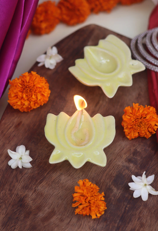 Set of 4 - Yellow Lotus Diya