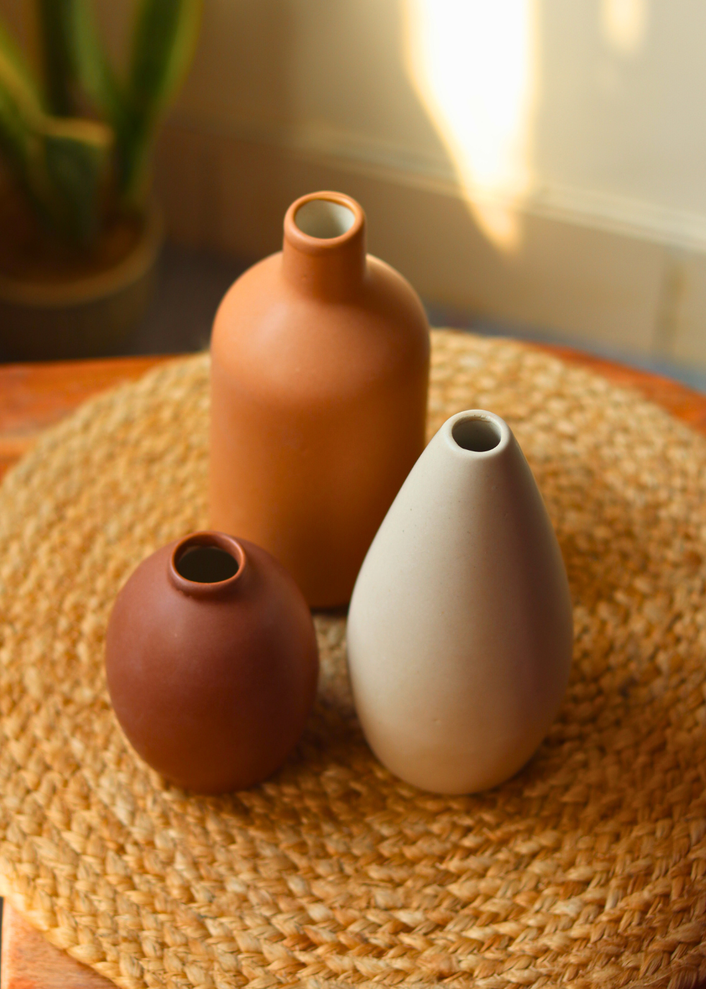 earhty embrace vases made by ceramic 