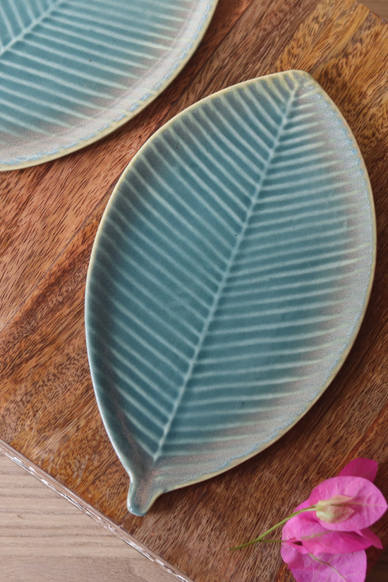 Green leaf shaded platter 