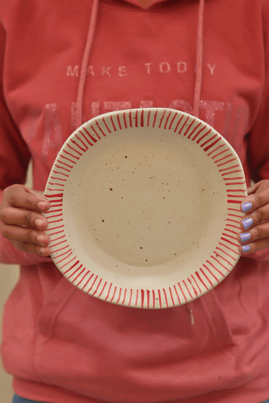 Red Spiky Border Plate