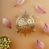 Tamra dhoop dani with flowers & petals