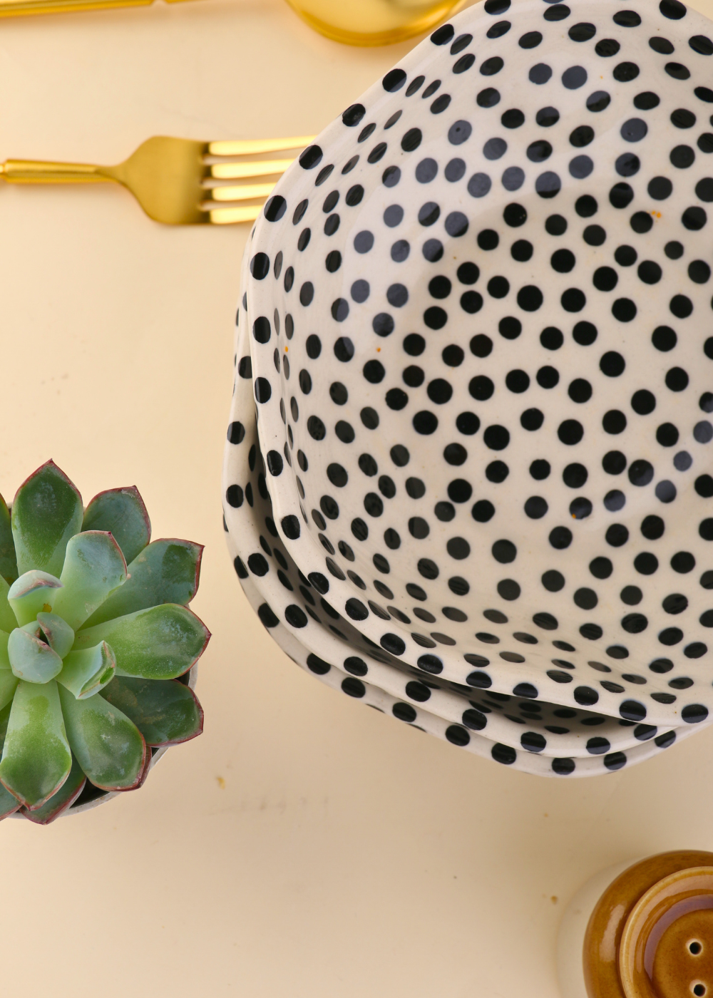 ceramic black polka bowl