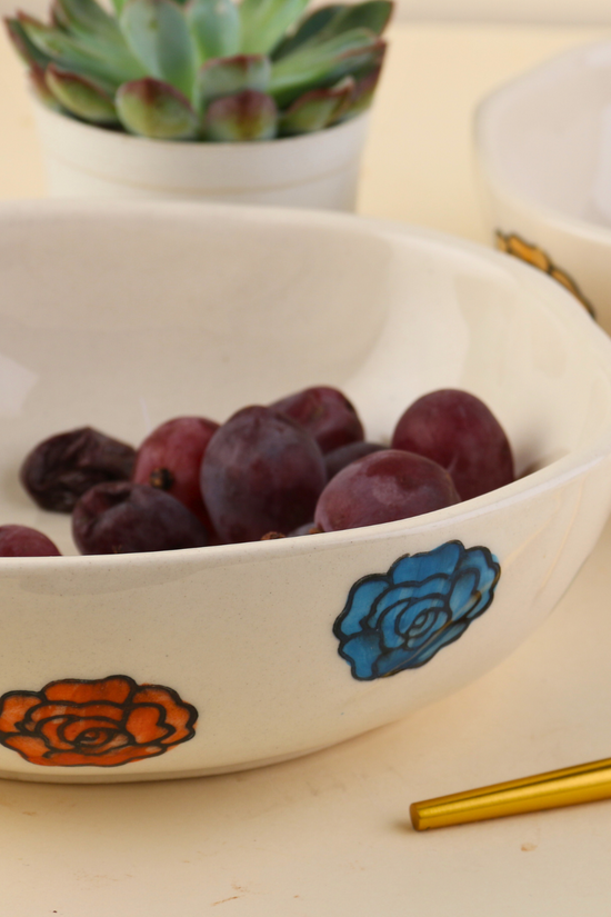 Roses curry bowl with berries