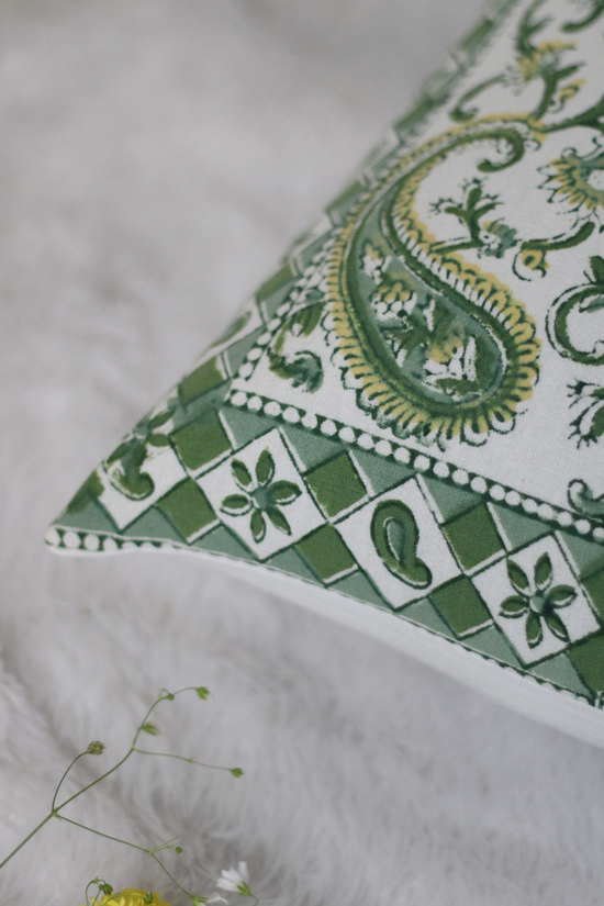 Block printed cushion cover 