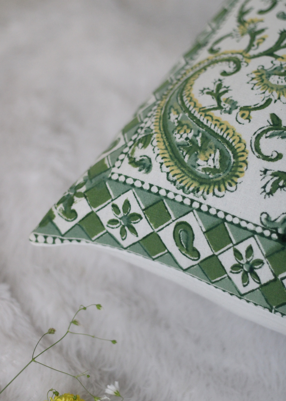 Block printed cushion cover 