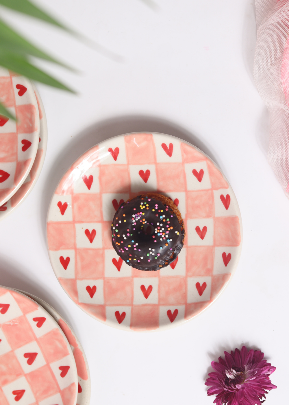 Chequered heart dessert plates with dessert