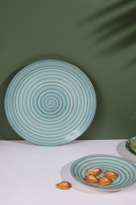 Green spiral dinner plate 