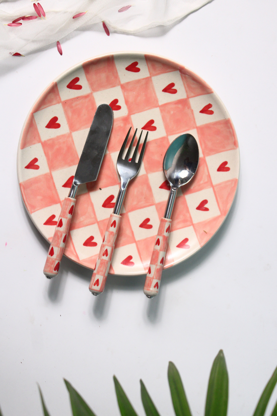 Chequered heart knife with cutlery