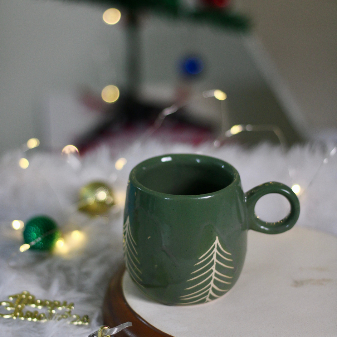 Christmas tree cuddle mug green 