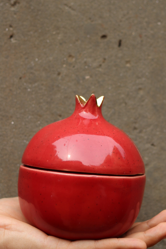 Anar jar with lid red color 