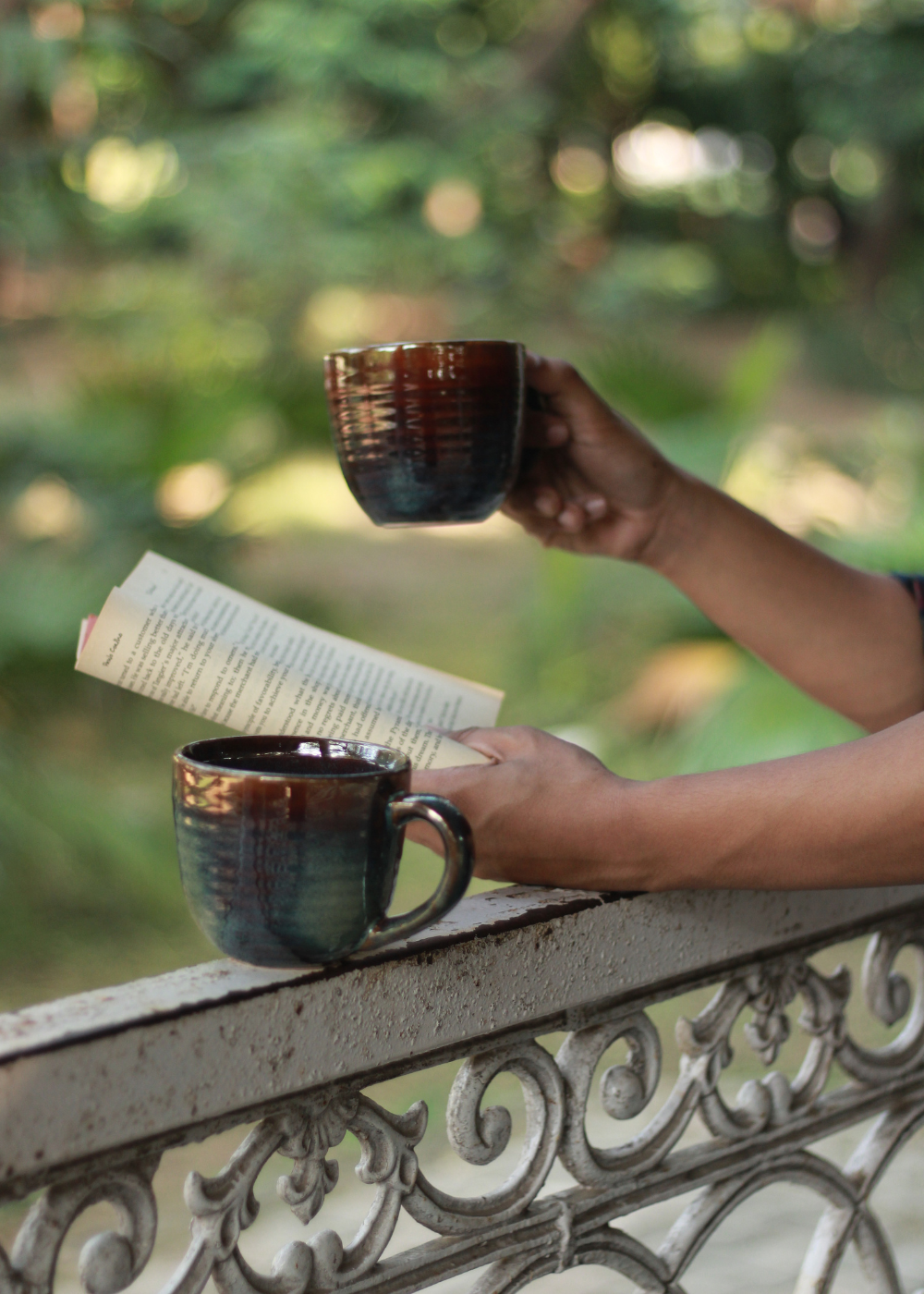 Round Olive Mug In Hand 