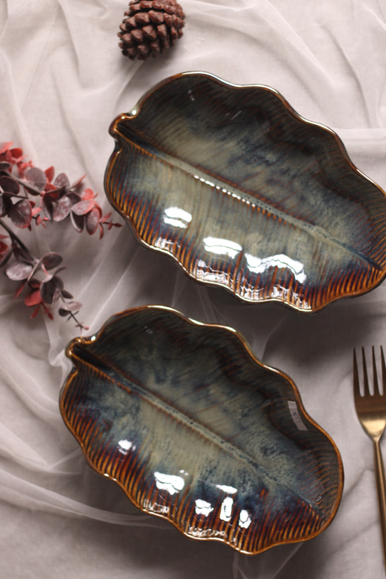 Ceramic bowls leaf shaped 