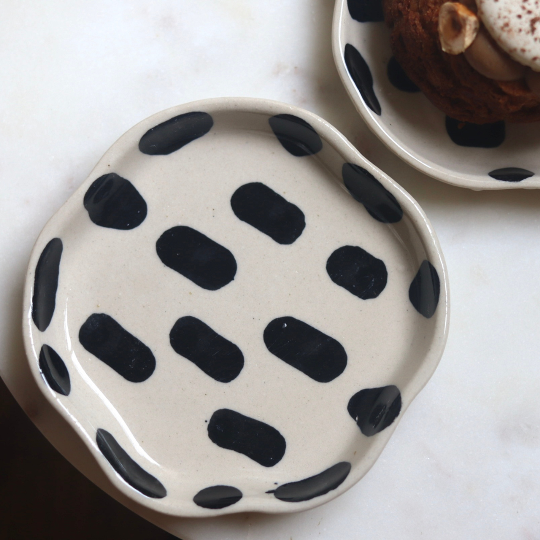 Black blocks dessert plates