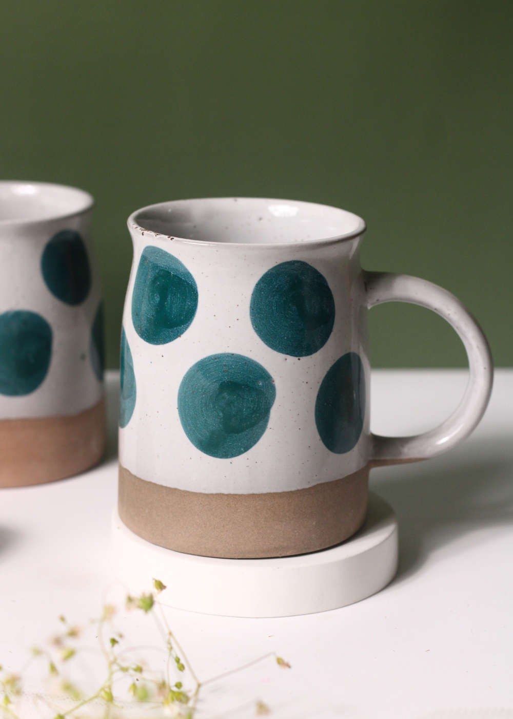 Green polka coffee mug 