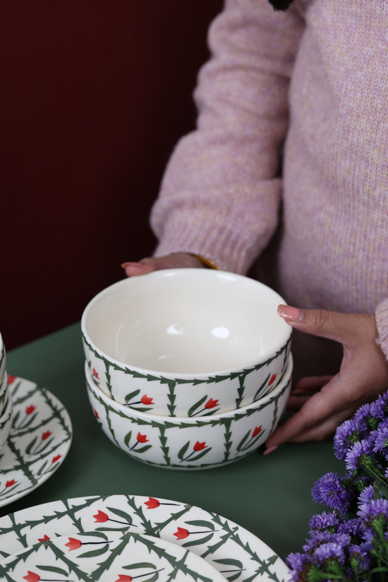 Ferns curry bowls in hand 
