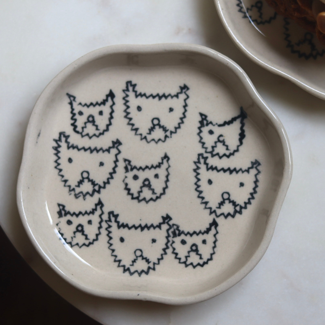 Cats dessert plates with cat design