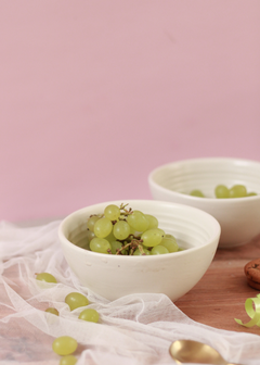 Basic white bowl with grapes 