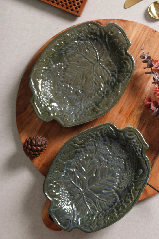 Green Xmas leaf platter 