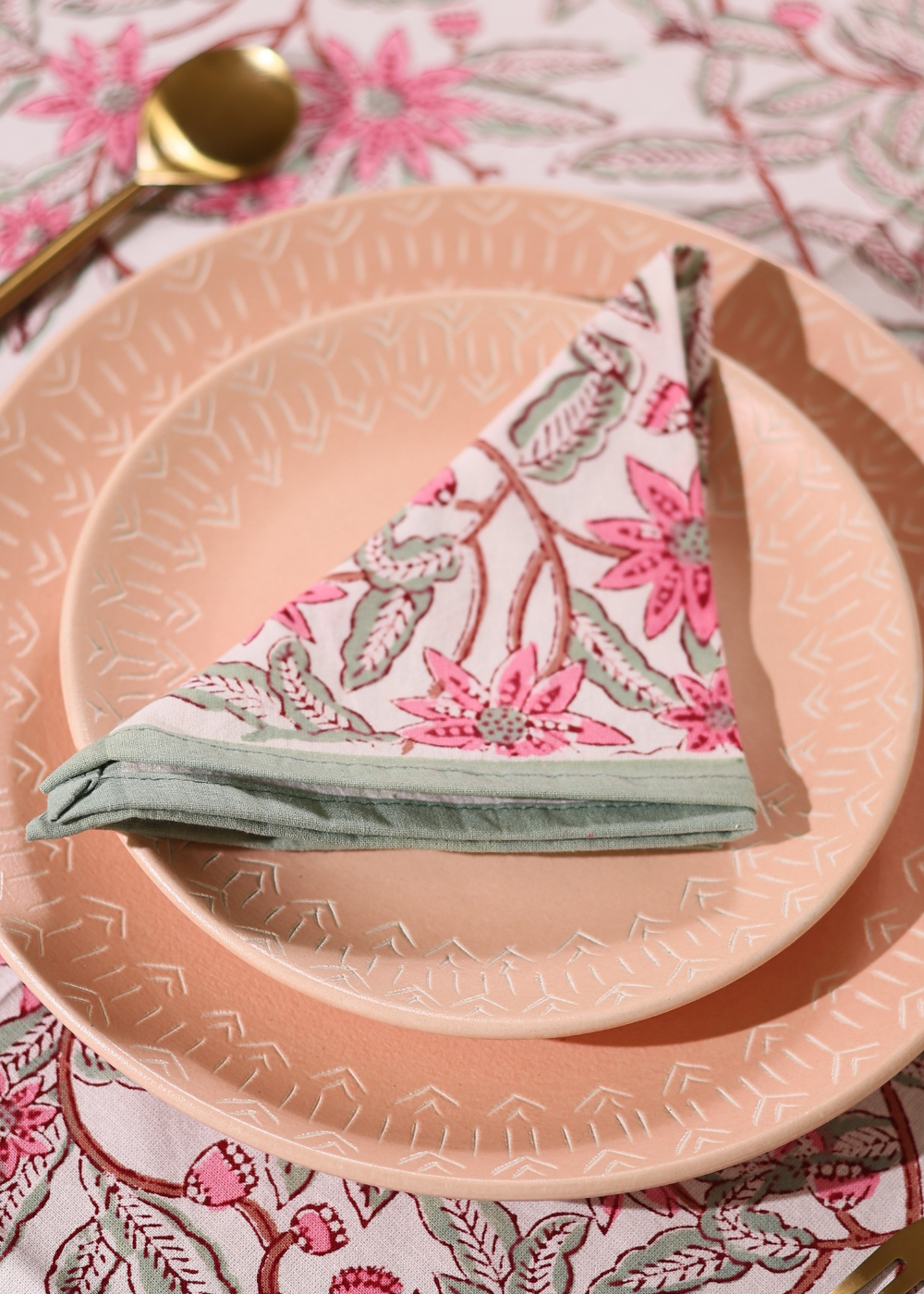 Pink flowers table napkin