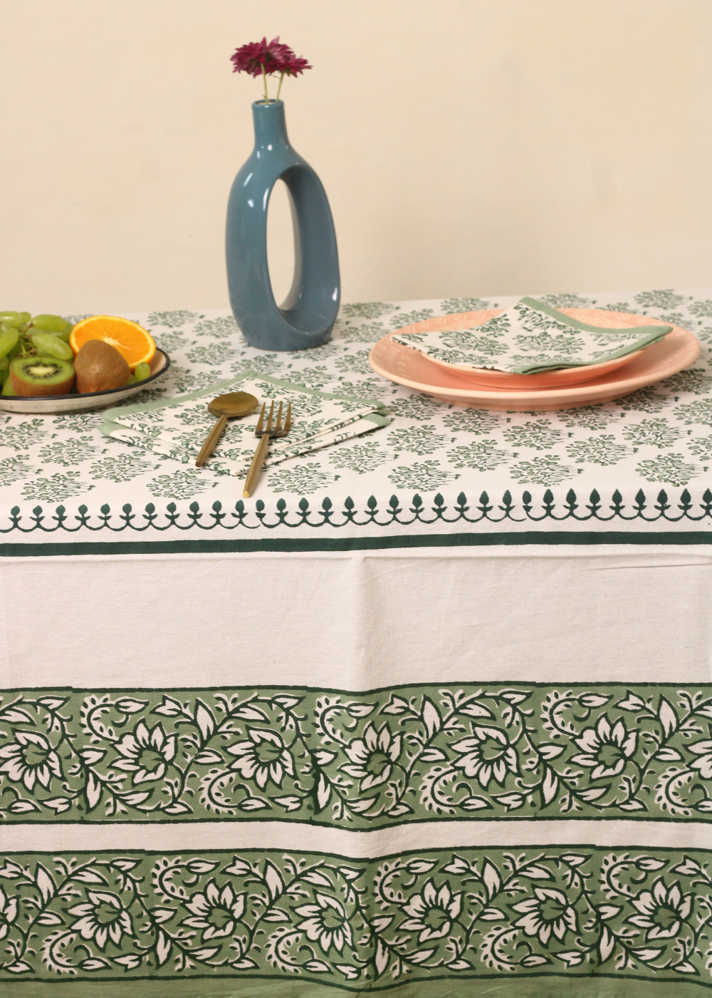 Table cloth green color