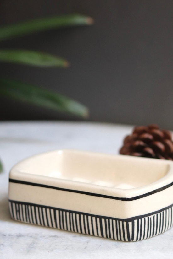 Black Lined Soap Dish