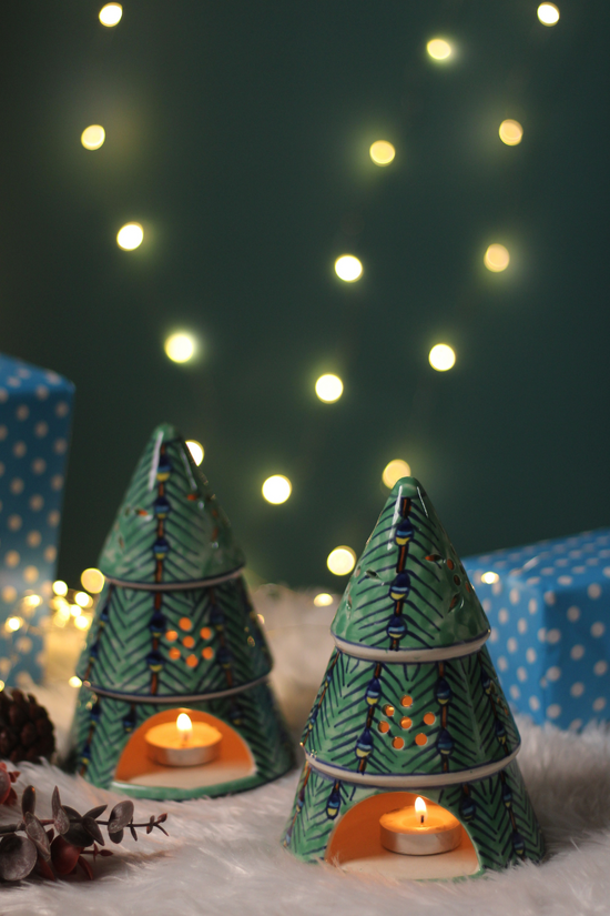 Christmas tree tea light holder with candle 