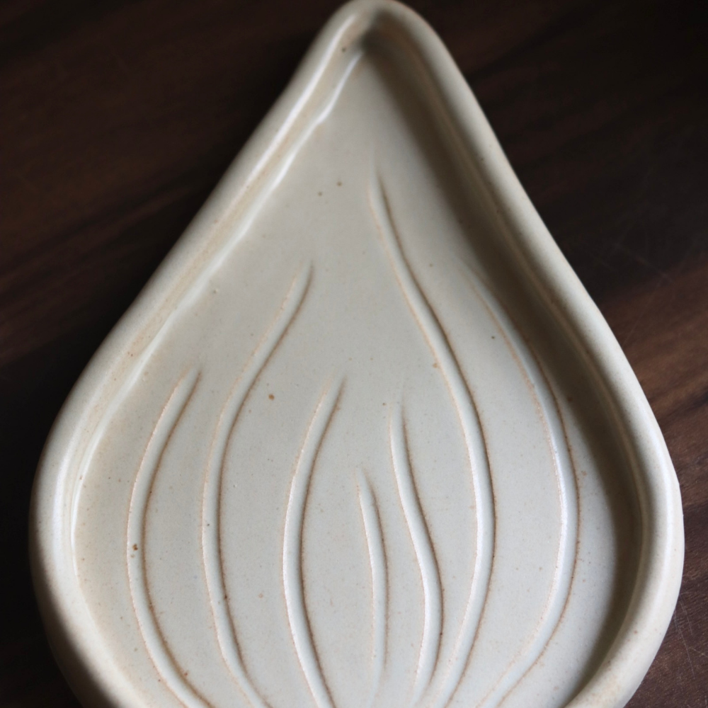 Garlic bud plate handmade ceramic