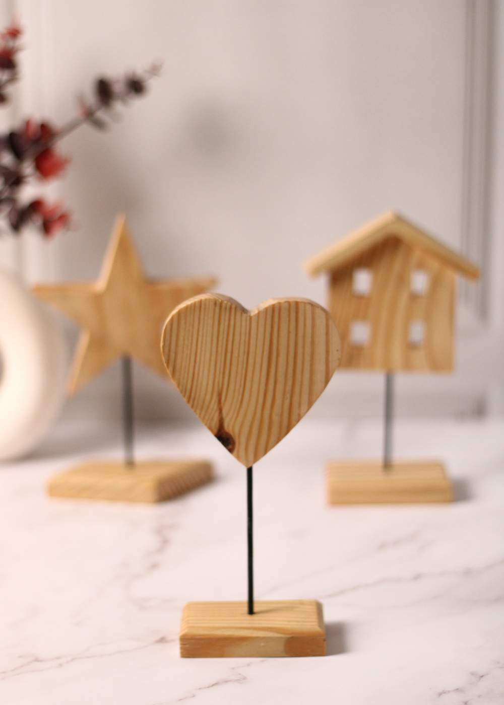 Wooden Heart Stand