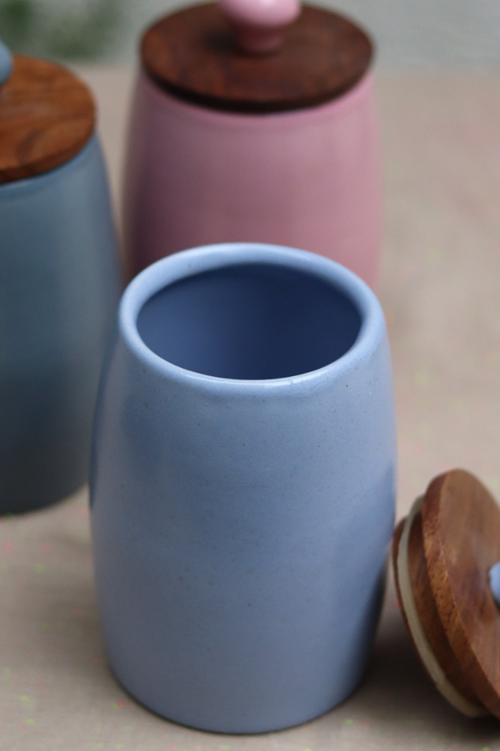Neutral cylinder blue jars with wooden lid 