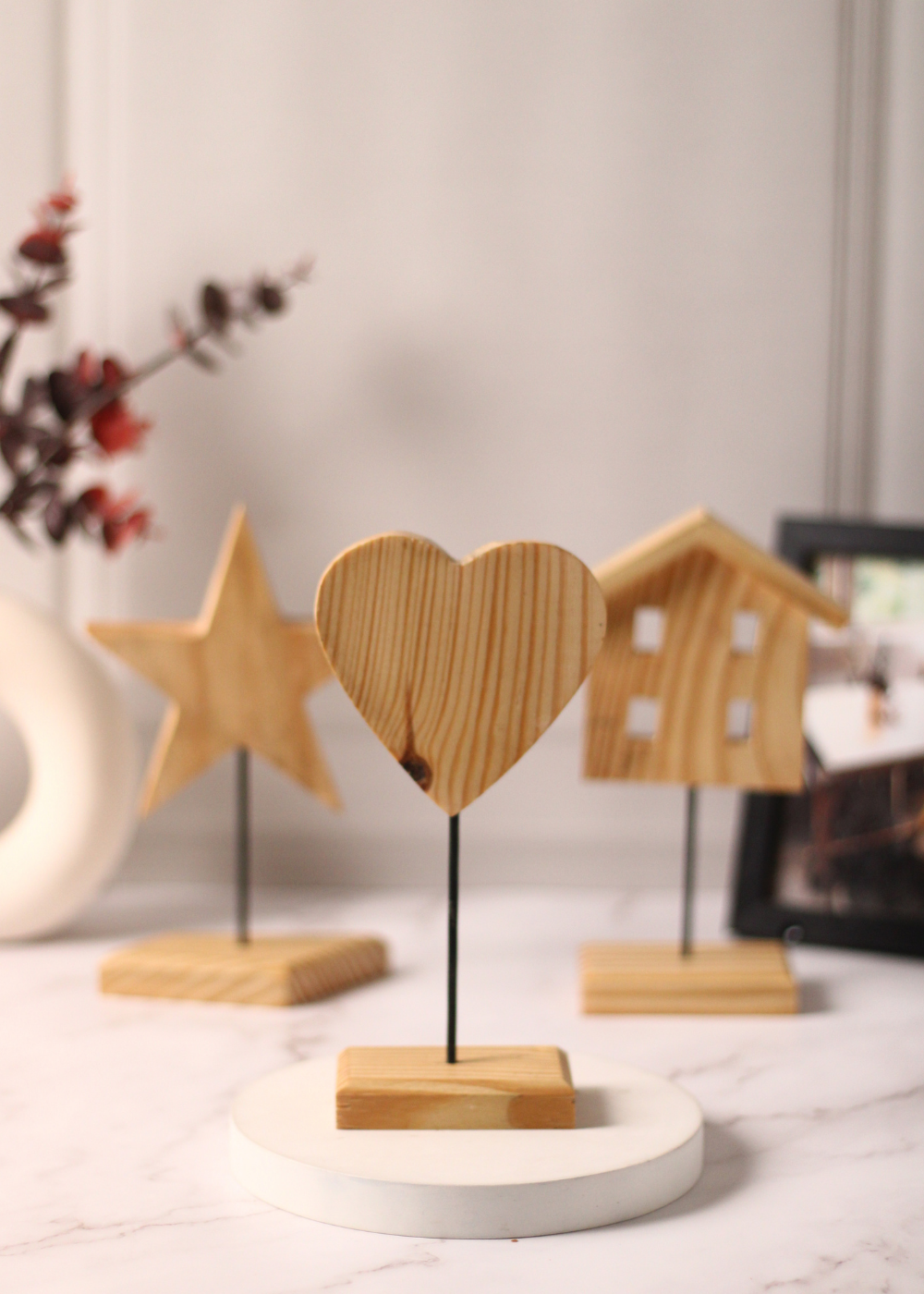 Wooden Heart Stand