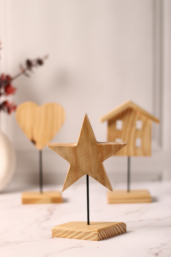 Wooden star stand 