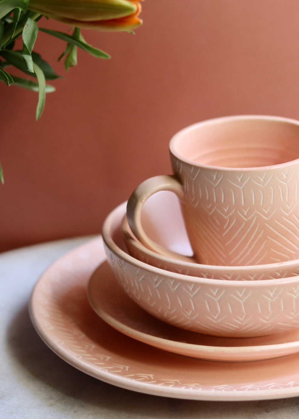 Blush pink carved breakfast and dinner set