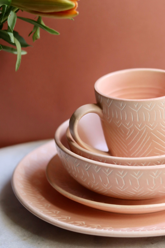 Blush pink carved breakfast and dinner set