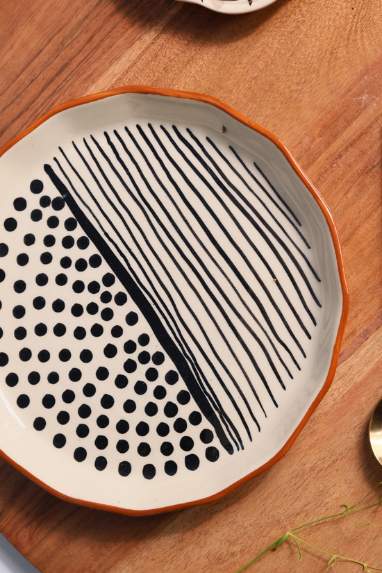 Dots & lines plate with spoon