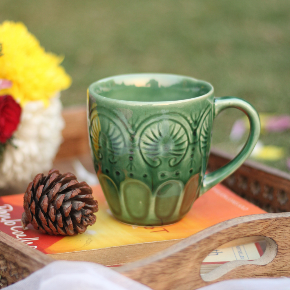 Green textured coffee mug 