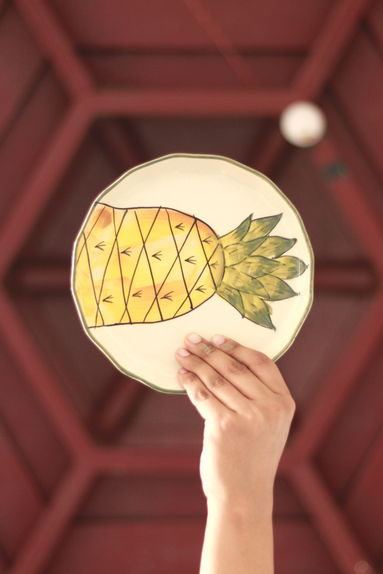 Ceramic plate pineapple designed in hand
