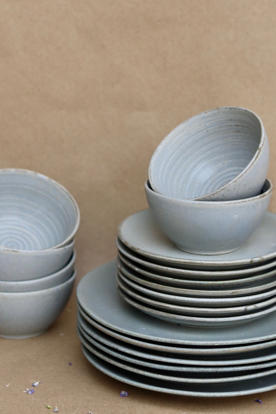 Ceramic earthy bowls & plates 