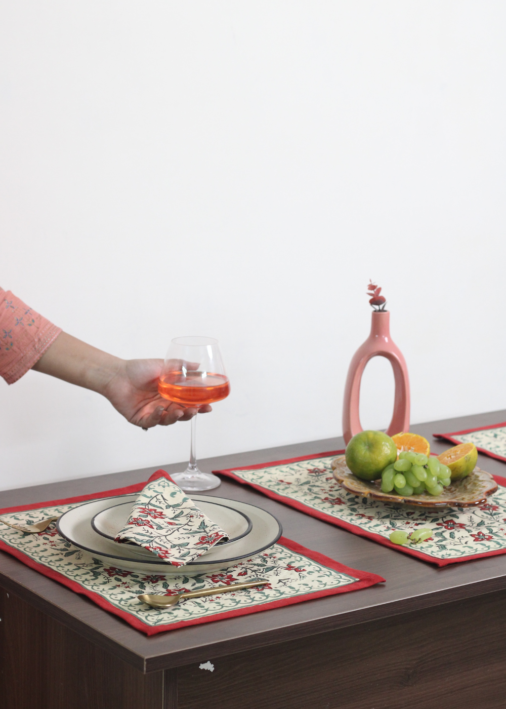 Cotton red motif table mat & napkin